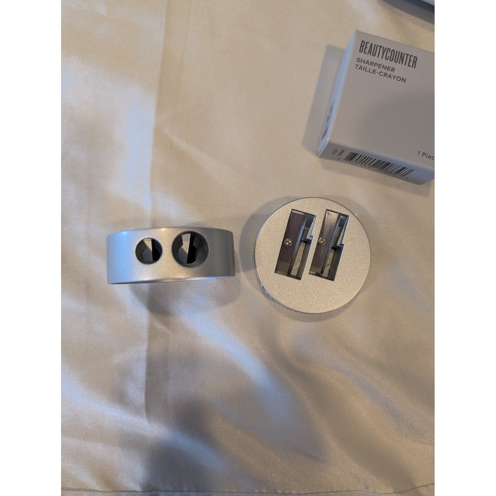 Beautycounter Cosmetic Sharpener Dual Blade for Eye and Lip Pencils Silver New - Picture 6 of 6